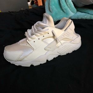 White hurraches